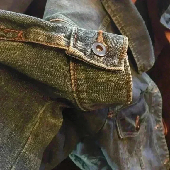 Denim Jacket with hand painted peace signs🌸 - Picture 5 of 8